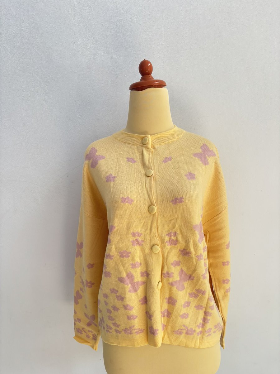 PrelovedWinnie's tweet photo. Bismillah mau jual baju dan celana import bangkok 💖🌟👍🫶

*aku PO sebulan dan skrg akhirnya ready yaaaa
*co bisa lewat 🍊
*best price, trust me
*detail tanyakan yaaaa

WTS #new #zonauang #import https://t.co/09VDoqxE4l