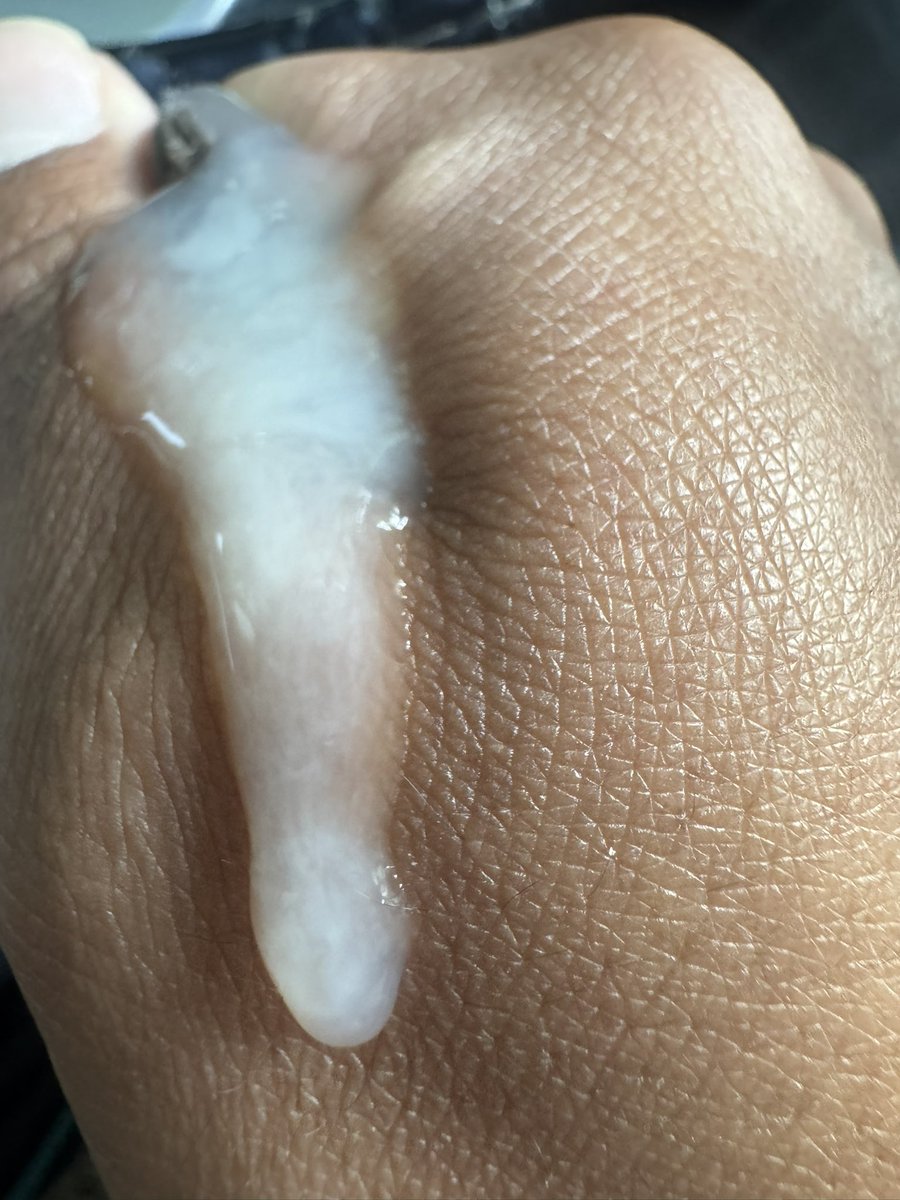 AT100x35's tweet photo. No me resistí, en el parking del trabajo https://t.co/knpO6ZyrBP