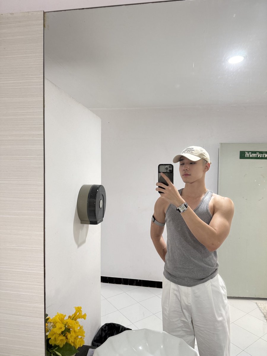 ryuptb's tweet photo. 5555555555 #ADogAndAPlaneFinalEP https://t.co/SxUReid1uI