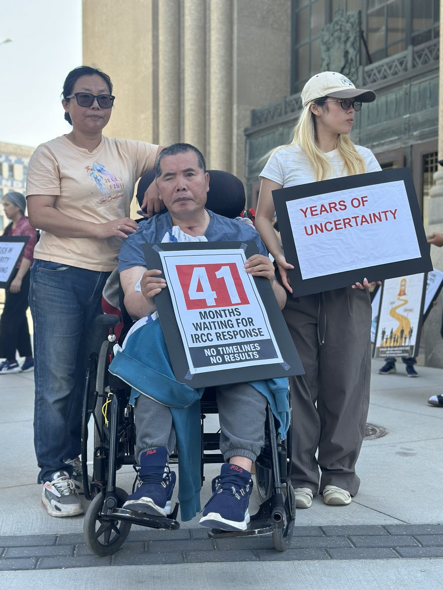 VoicesFairCheck's tweet photo. Winnipeg is standing with all of us today, speaking out against endless security screening.
Families deserve to be together.
Lives deserve to move forward.
It’s time to end the endless wait and let people restart their lives.#IRCC #cdnpoli #cdnimm #CBCNews @CitImmCanada https://t.co/WWb5KBjy3L