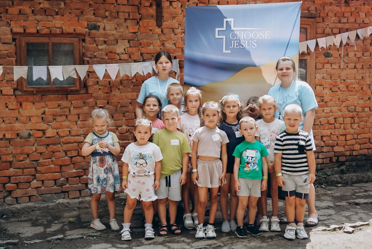 GlobalSignet's tweet photo. Help send kids to camp in Moldova and Ukraine.  Your gift brings Hope to them and changes their lives!  Go ahead and make a difference today: https://t.co/FpbNwctLHH https://t.co/fzGQFBXzE8 https://t.co/C56hPJPpSd
