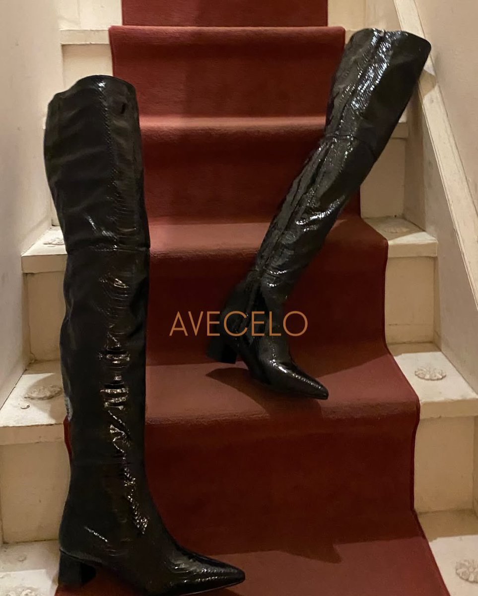 layovermoods's tweet photo. taehyung wore these thigh high boots and said lemme gate keep the full pictures https://t.co/vff9bUD6CK