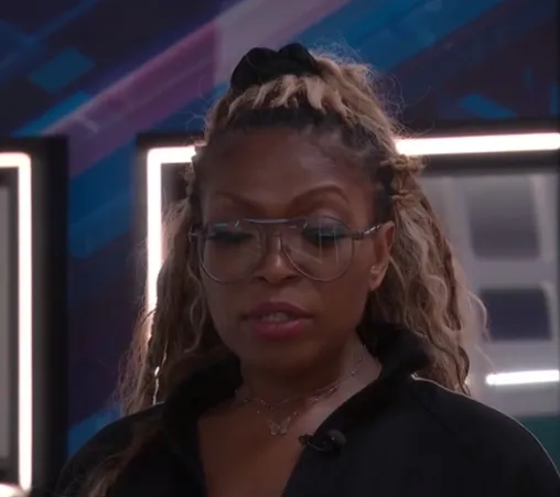 BBFeedsFairy's tweet photo. Haley (49) is now having her one on one with Lala (39) #bb28 https://t.co/xbYo8eHwcV