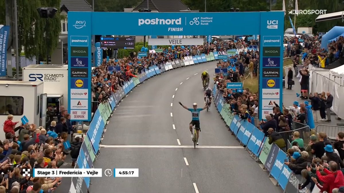 LeGruppetto's tweet photo. LE TRIPLÉ POUR WOUT VAN AERT ! Le Belge (31 ans) de la Visma-Lease a Bike s'adjuge en patron la 3e étape du Tour du Danemark, devant Lukas Kubis (Unibet Rose Rockets) et son équipier Christophe Laporte ! 

5e succès de la saison pour Wout van Aert. #PNDKR26 https://t.co/ry4difUNbE