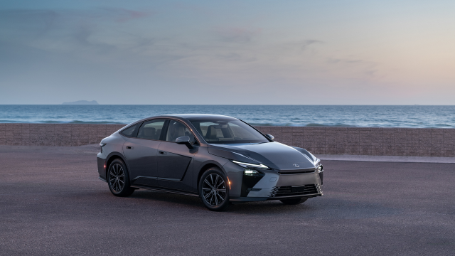 KFardoost's tweet photo. Five Things to Know About the Fully Redesigned 2026 Lexus ES #Lexus #ToyotaEmployee https://t.co/qdF9K6jgwU https://t.co/mdodxowBw4