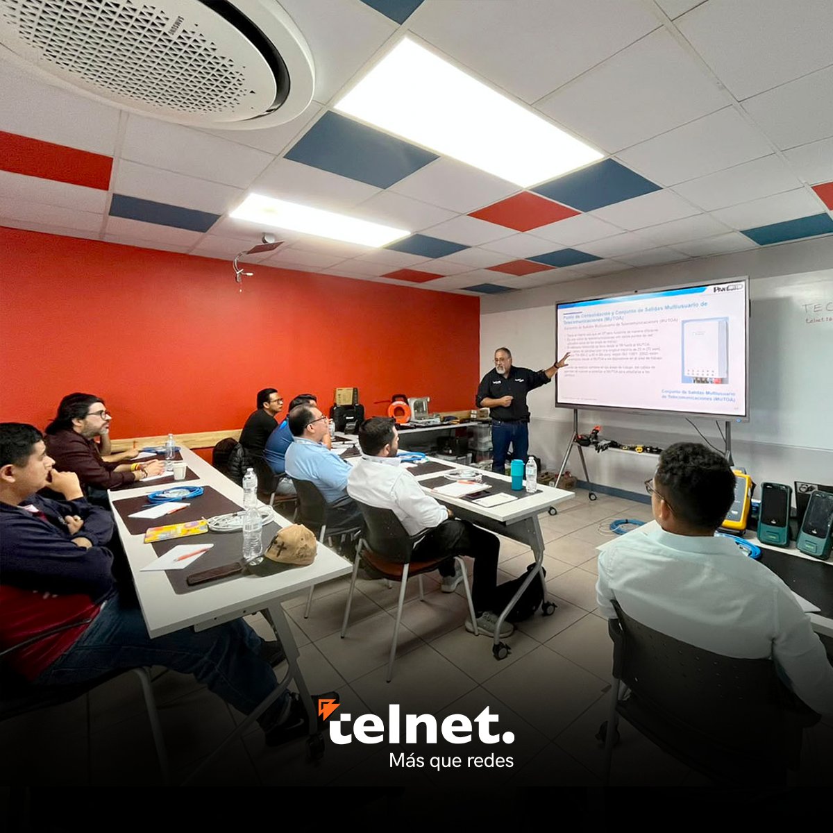 telnetron's tweet photo. Así vivimos nuestro Diplomado de Fibra Óptica y Cobre.
Gracias a todos los asistentes por ser parte de esta experiencia. ¡Seguimos impulsando el crecimiento profesional del sector! 💙
#TelNet #TelNetron #másqueredes #contacto #Telecom #capacitacion #Cotizacion #Guatemala #cable https://t.co/VhHhxGK87m