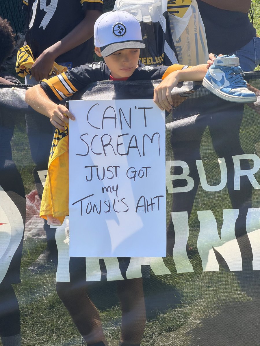 bepryor's tweet photo. Best sign I’ve seen at Steelers camp

“I can’t scream. I just got my tonsils aht” https://t.co/mvB3q77Zoi