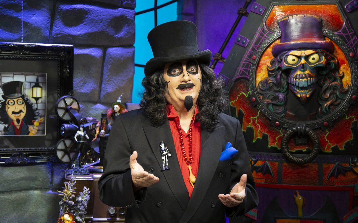 MackenzieWacht1's tweet photo. Hey hey everybody! Happy double feature weekend! Tomorrow, Svengoolie presents Captain Kronos - Vampire Hunter on MeTV. Then Sunday, The Wonderful World of Disney presents Cocktail on ABC. Be sure to check it out!
#svengoolie
#thewonderfulworldofdisney
#captainkronos
#cocktail https://t.co/sKc9sEhv54