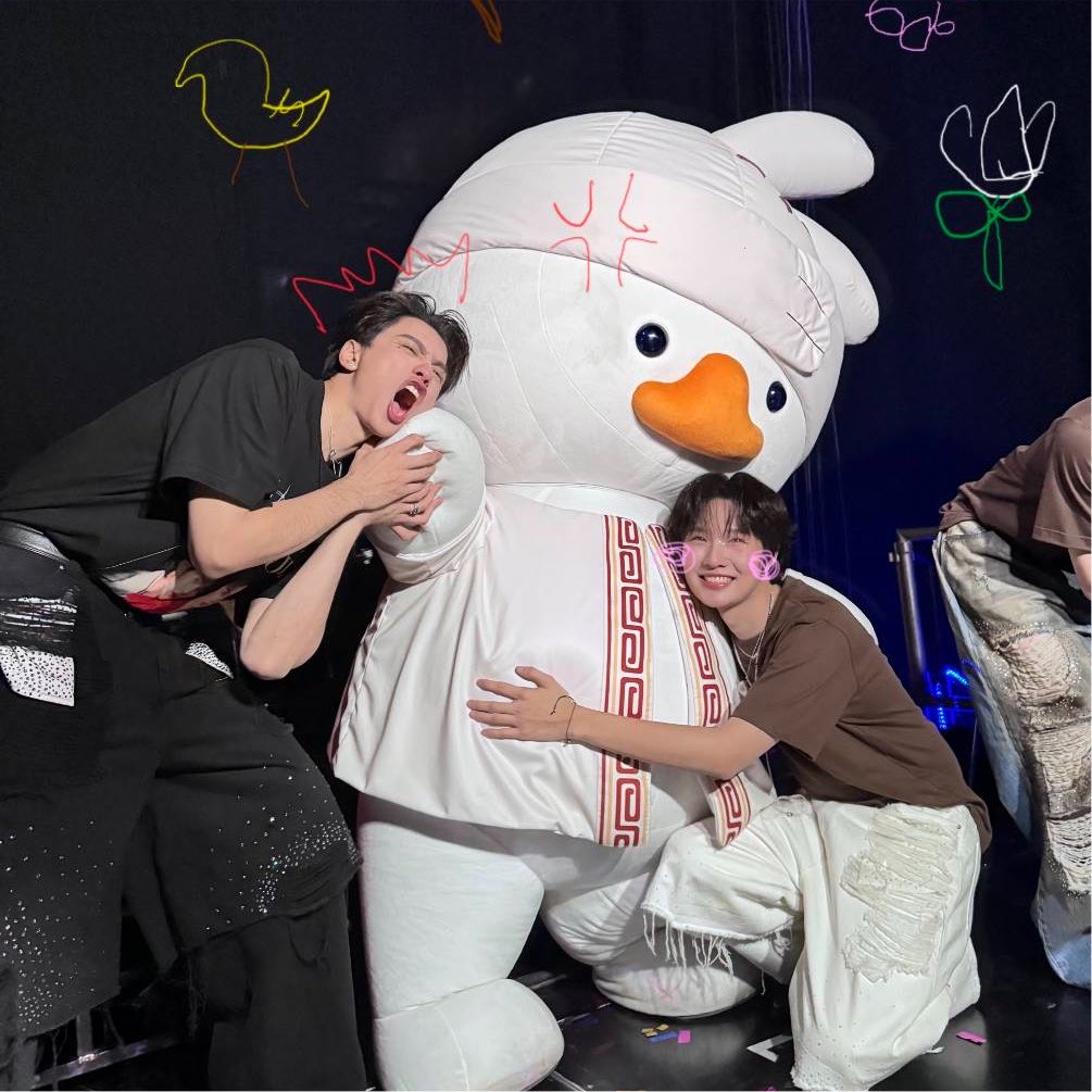 mymeloping_'s tweet photo. 📒🫐 บันทึกพัฒนาการโอ๋เอ๋

👶🏻 06.01.2026 — พี่เอ๋ลืมตาดูโลก 🧸 16.01.2026 — พี่เอ๋มาปรากฏให้ย่าย ๆ เจอตัวเป็น ๆ 📱 09.04.2026 — พี่เอ๋มีแอคเคานต์มาเล่นกับย่าย ๆ 📝 11.04.2026 — พี่เอ๋เริ่มเขียนไดอารี่ให้ย่าย ๆ ✈️ 10.07.2026 — พี่เอ๋บินไปทำงานต่างประเทศกับปะปี๊ปะป๊าครั้งแรก 🗣️ 31.07.2026 — พี่เอ๋พูดได้แล้ว 

ย่ายจะไห้ตามปะปี๊หนู😭

#โอ๋เอ๋ซาหวัดดีครับ
#KengNamping #เก่งน้ำปิง
#OhAe #โอ๋เอ๋