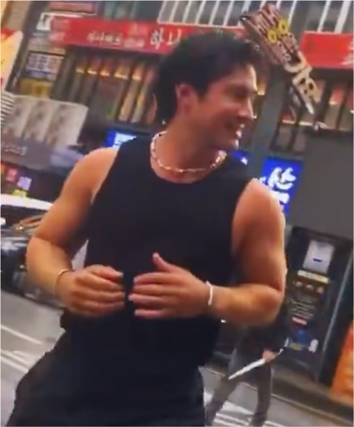 sophiebookstalk's tweet photo. THE FACT THAT WE GET TO SEE THEM MAKE OUT AND FUCK NASTY STYLE IN 4K IS FUCKING INSANE https://t.co/aetZjuo3IJ
