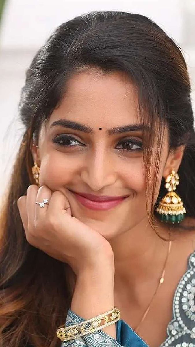 Actress_glitzz tweet media