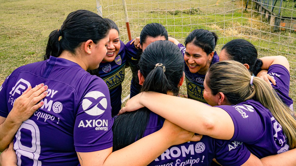 RNMColombia's tweet photo. 🟣 En Valle del Guamuez, realizamos el "Torneo Relámpago Tejiendo Autonomía", una iniciativa que reunió a mujeres del territorio para promover los derechos sexuales y reproductivos, prevenir las violencias y fortalecer la participación comunitaria a través del deporte. 🧵 https://t.co/wVPwsICHwD