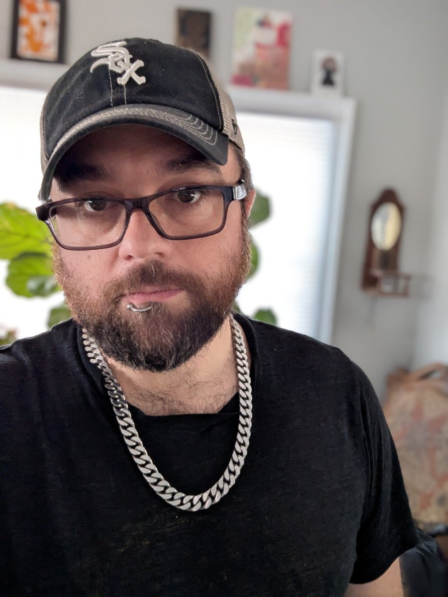 kylethemurphy's tweet photo. @RageoftheMage Chain hang like my nuts hang. https://t.co/McUCJGoDfj
