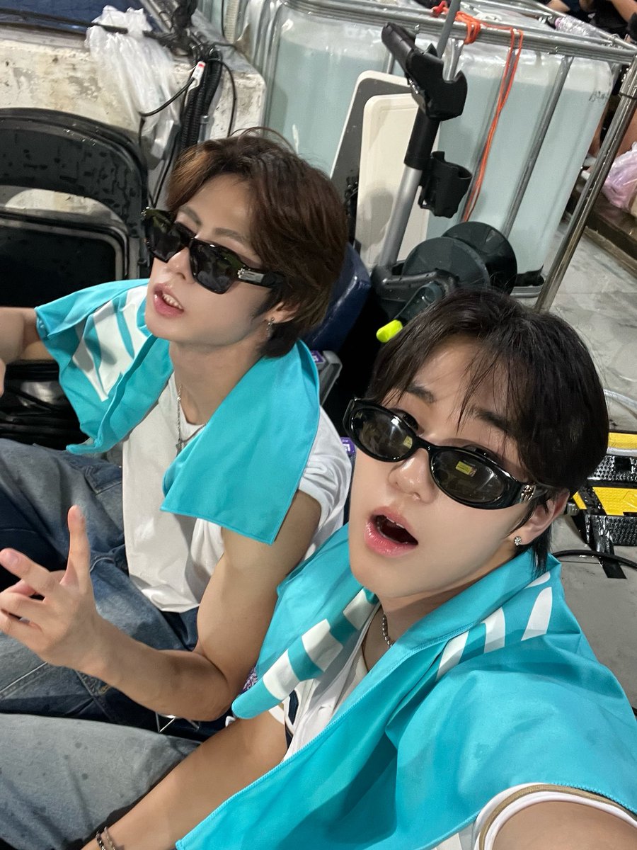 beboys_official's tweet photo. [#민준]

NC 다이노스 2연속 승요~

#비보이즈 #BEBOYS 
#MINJOON https://t.co/sLHCoO6qjv