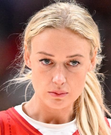 Judith_Rodneyi9's tweet photo. Sophie Cunningham says that NO MEN should compete in women's sports! She is a role model for young girls! Do you agree? https://t.co/MKhiGIx6gj