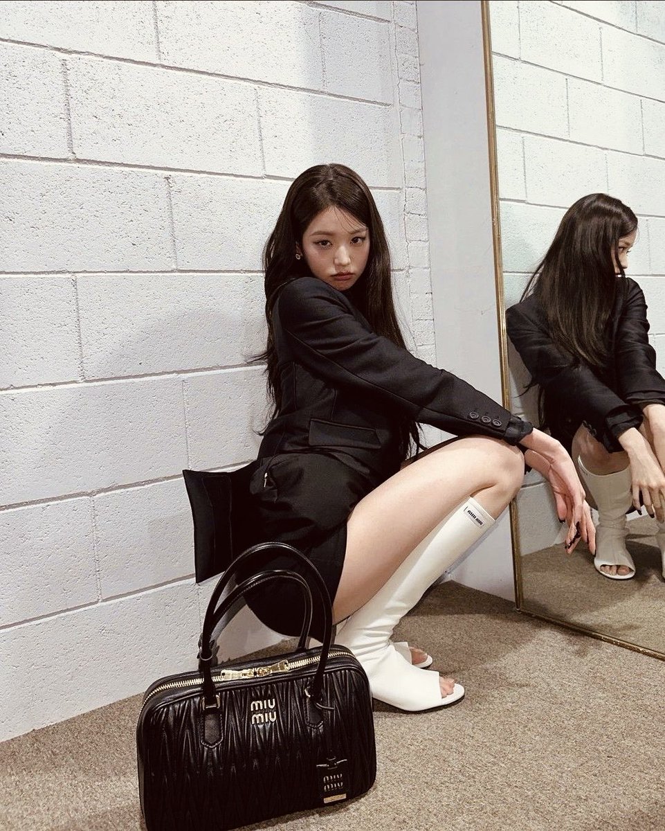 FERMMORA's tweet photo. 𝗴𝗿𝗮𝗻𝗱 𝗶𝗻𝗱𝗼𝗻𝗲𝘀𝗶𝗮     |     @adoringfate 
Fri, 31 Jul 2026      ·      19.50  

Post-shooting therapy! Shopping with Aimee. Long time no see, Imeee! And look what we found… a pretty little ring. Obviously, it came home with us. BUNGKUSSS. 💍 https://t.co/DX9mdITgbD