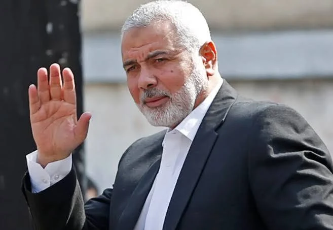FayezShamm18239's tweet photo. هؤلاء هم القادة بحق
لقد طاردهم العدو حتى إيران
وترك ما دونهم يلعق أحذية العدو https://t.co/QmDELIctIF