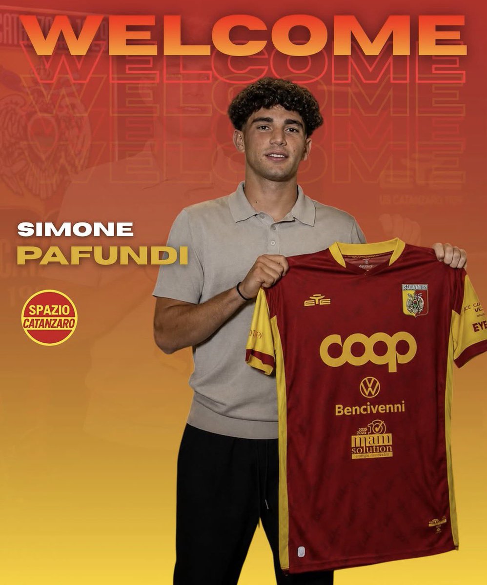 marioreinoso_'s tweet photo. 🇮🇹🟡🔴 OFICIAL: Simone Pafundi ficha por el Catanzaro.

El talentoso extremo italiano, que debutó a los 16 años con Udinese e Italia, llega cedido a los giallorossi y con opción a compra a sus 20.

Tercer préstamo que enlaza tras el de Lausane suizo y la Sampdoria. Nuevo intento en #SerieB de terminar de explotar a la que se consideró como la gran joya del Calcio en 2022.