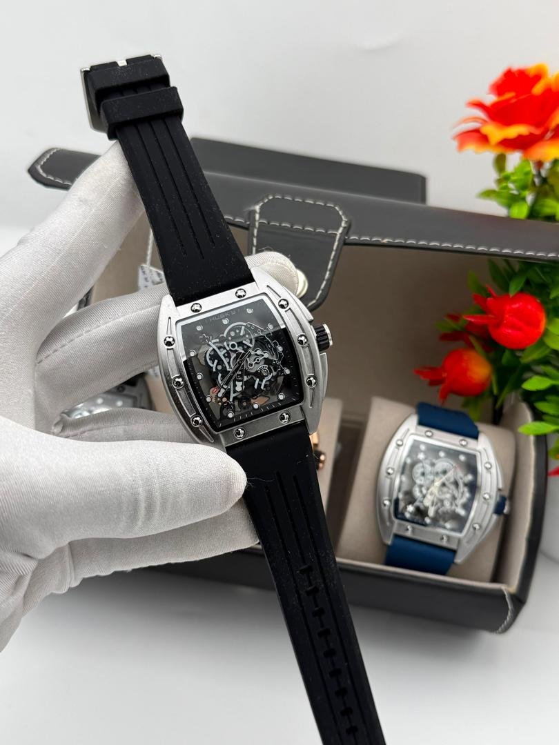 fahard_sani's tweet photo. HUSKY WRIST WATCH ⌚️ 
ROBBER  STRAPS ☑️
COMES IN A Different COLORS ☑️
AVAILABLE ☑️
PRICE 🏷: 25K
📍 KANO, KADUNA
NATION WIDE DELIVERY 📦 https://t.co/XRBEgnhsEo