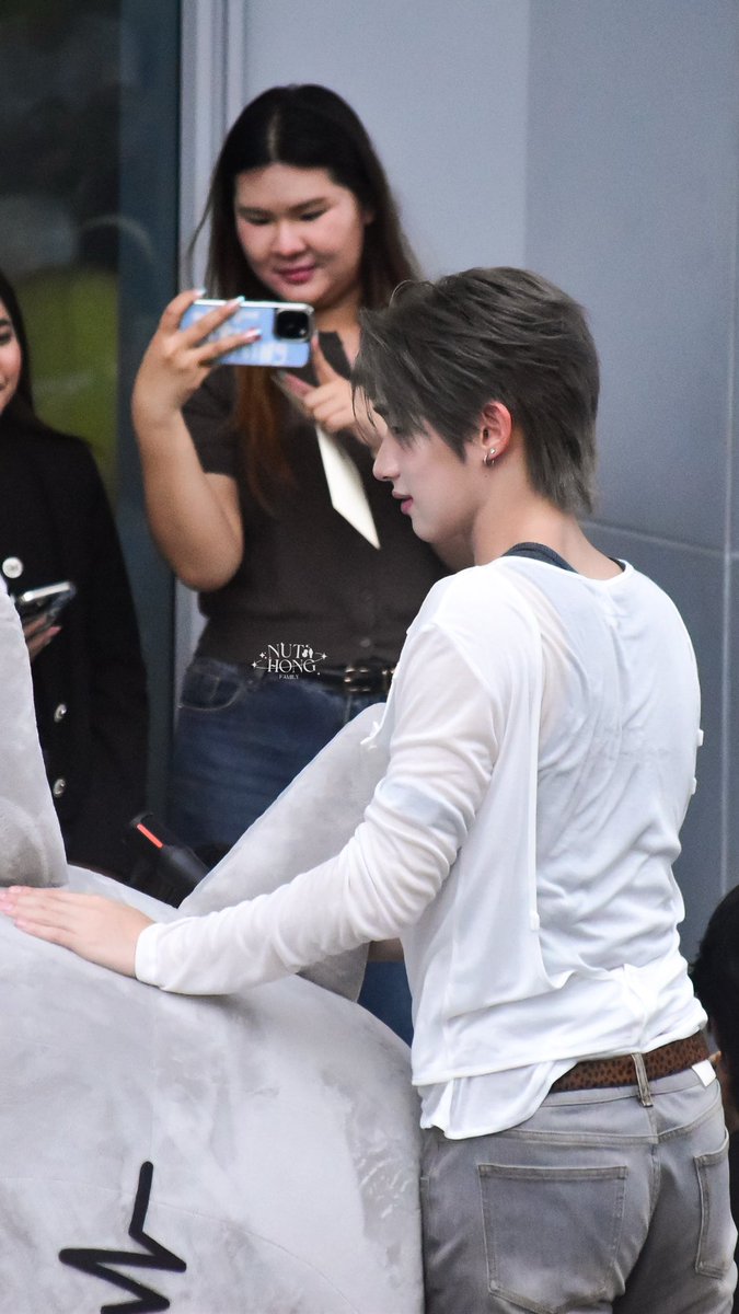 NutHongFamilyTH's tweet photo. 📸 [31072026] LYKN at Book Fair 2026

LYKNxLYKYOU BOOK FAIR
#งานมหกรรมนิยายนานาชาติ2026xLYKN
#nnutdan #hongshihoshi #LYKN

     วอดส์
                                                     มาวงมาวอดส์อะไรอะ https://t.co/EE1rHkhG4m