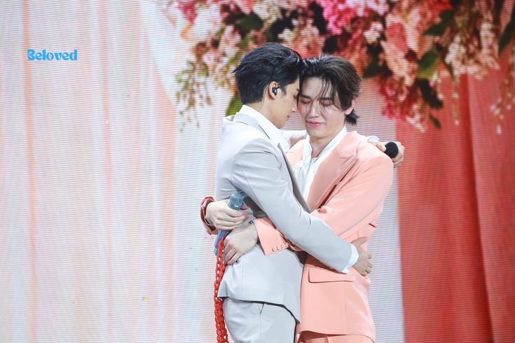 clauudi_v's tweet photo. Kanit Panupong (Toto) Wedding Ceremony, 12-12-2026

Thitipoom Tawan Wedding Ceremony (PEBACA Concert), 22-03-2025 

Achi Karan Wedding Ceremony, 19-06-2024

Tiap tahun nikah mulu https://t.co/fOyg9ZpDrm