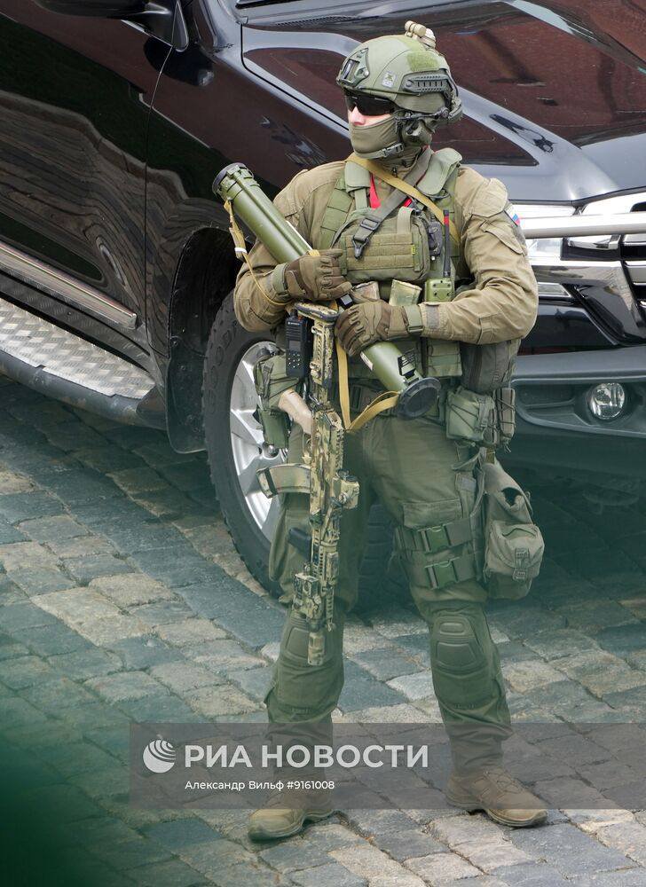 T90MXS's tweet photo. @MBSniper1 Hey mb, will the amps be mountable on low and mid cut helmets? And maybe even the option to stow earpros https://t.co/3MxLJH8tNc