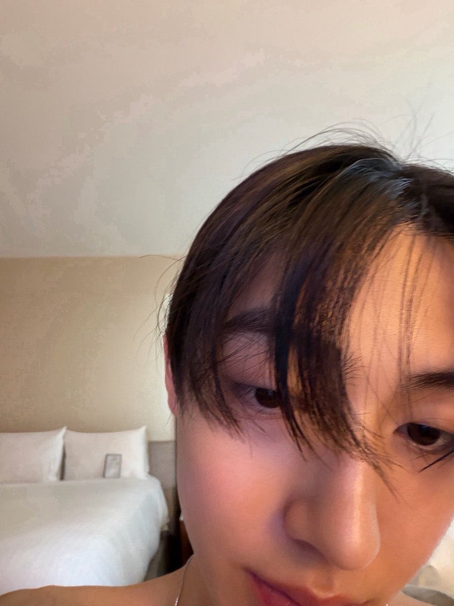 smfrzmzm99's tweet photo. 엄성현 너 이거 안건호 따라한거냐 https://t.co/sGLZa21DmH