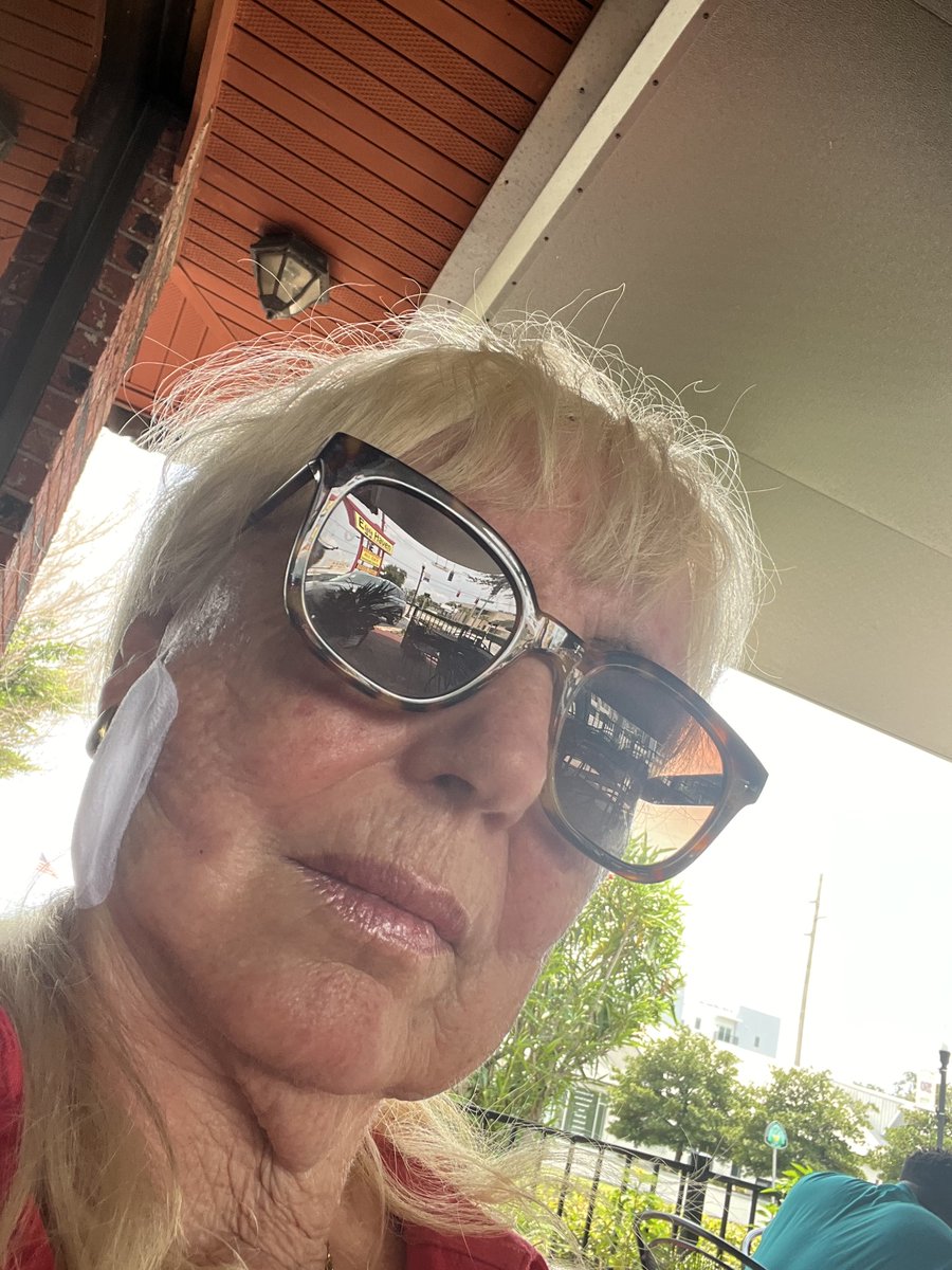 ChristelHoverk3's tweet photo. Thank goodness all clear on cancer .. Christel https://t.co/d6WgApBh7Z