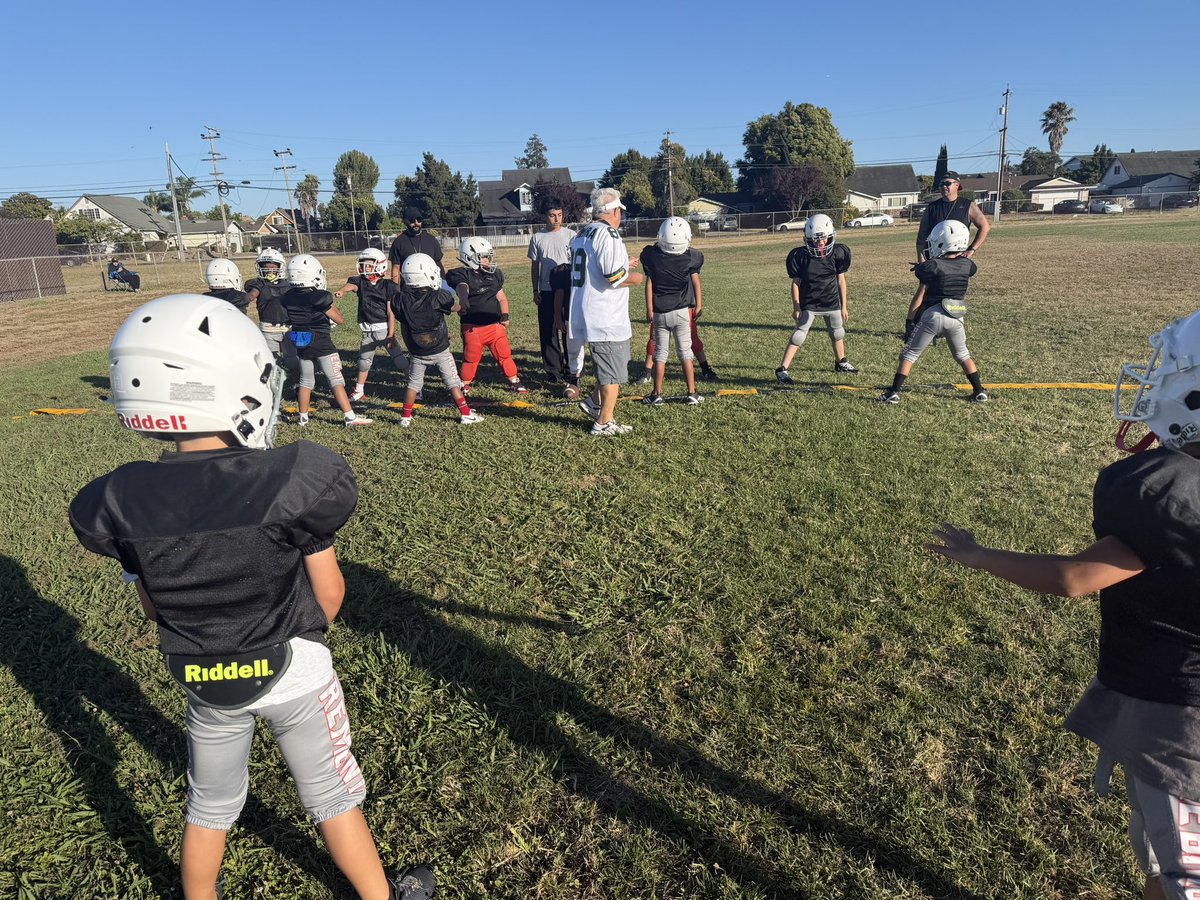Rube510_'s tweet photo. i really live for these kids…..🥺🗣️😮💨💪🏽❤️🏈 #AlmostTime https://t.co/VNZQGjqjok