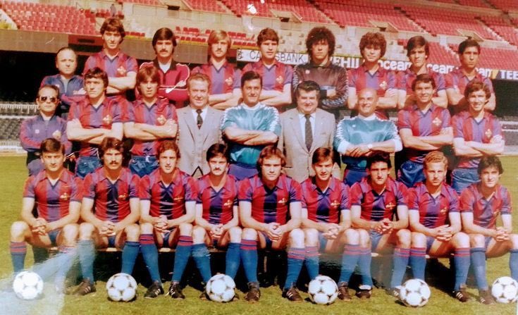 barcalovers1992's tweet photo. #FCBarcelona Atlètic 1981/82.

Salva, Ferrer, Clos, Gratacós, Fernández, Marcelino, Saura, Martinez.
Luis, Valor, Tarrés ,Candido.
Segarra, Del Pino, Totó, Guitart, Calderé, Barris, Rojo, Torreblanca, Padilla. https://t.co/qytr5Occal