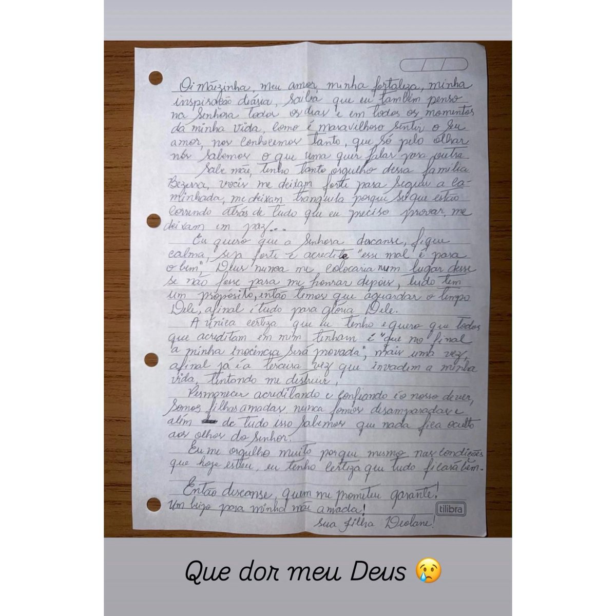 choquei's tweet photo. 🚨VEJA: Solange, mãe de Deolane, mostra carta que a influenciadora escreveu de dentro da cadeia. https://t.co/RtRjSzmKvi