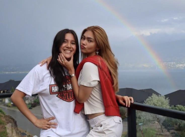 silliethngs's tweet photo. coley got her dream girl. sonya got her rich hey mama lesbian. now they have a house and 3 hectares of farmland. everybody wins https://t.co/qadya4AY8G