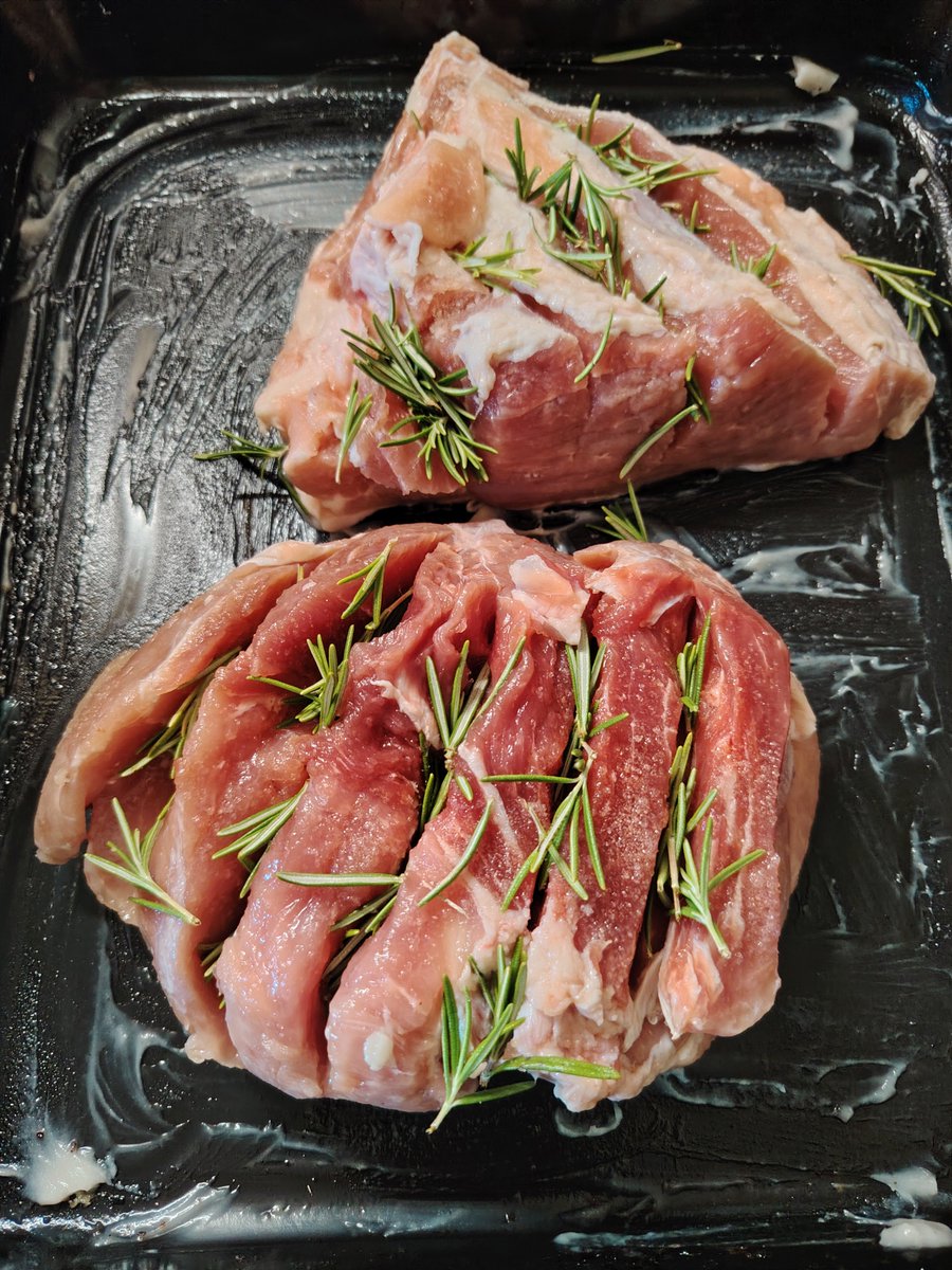 promaklo's tweet photo. Pajc za sutra ✨
#FoodieLife https://t.co/E8WuLMRqTf