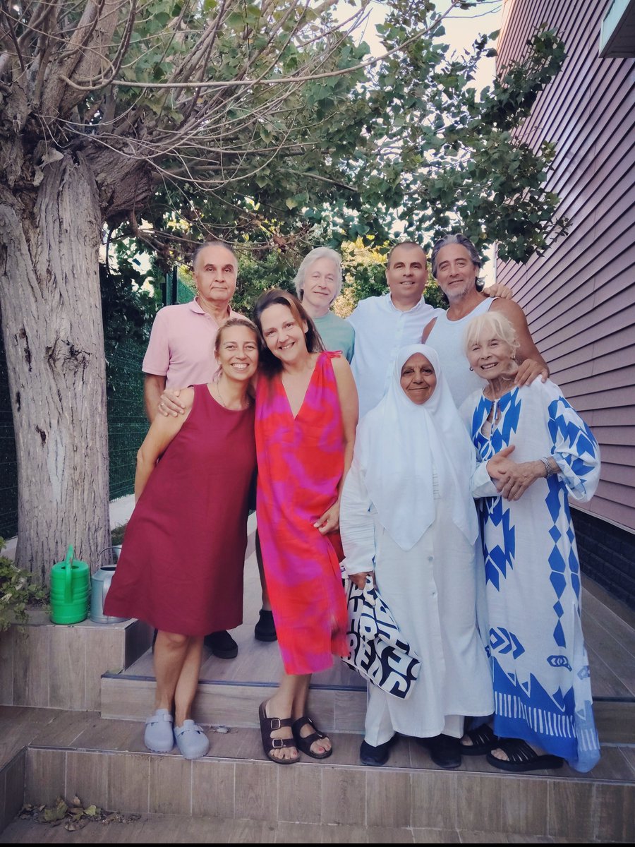 FahrettinBERKT2's tweet photo. #Annem Filiz Sultan ve #Kuzenim Erdinç abim ile birlikte, #Türk sinemasının #efsane ismi rahmetli #CüneytArkın abimin eşi #BetülCüreklibatur ve evlatları #Kaan kardeşim ile bu sezon #Survivor yarışmasında gönüllerde taht kuran #Murat kardeşlerimin konuğu olduk... https://t.co/ycLrhWVj75