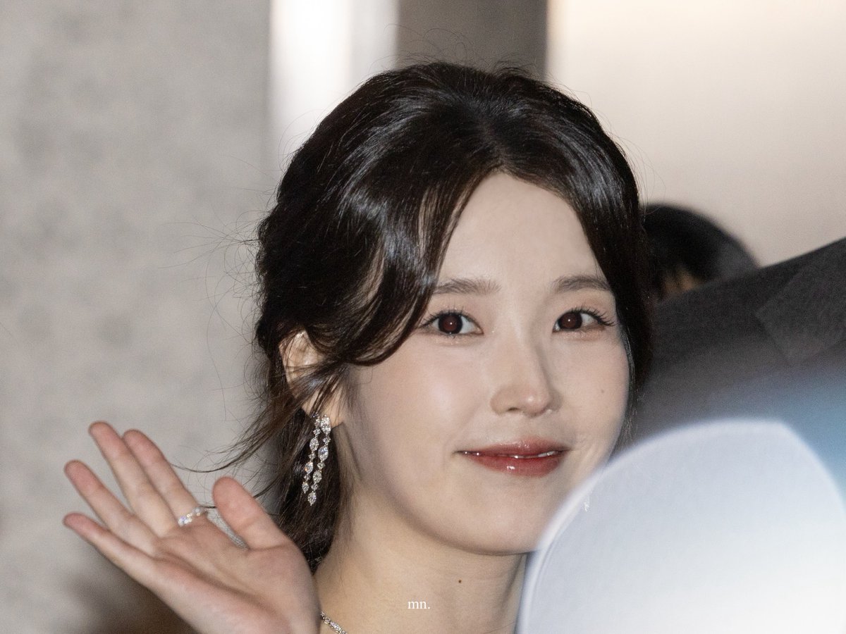 ___nseym_o25's tweet photo. 260731 청룡시리즈어워즈 

#IU #아이유 https://t.co/0JKDkBj1Mu