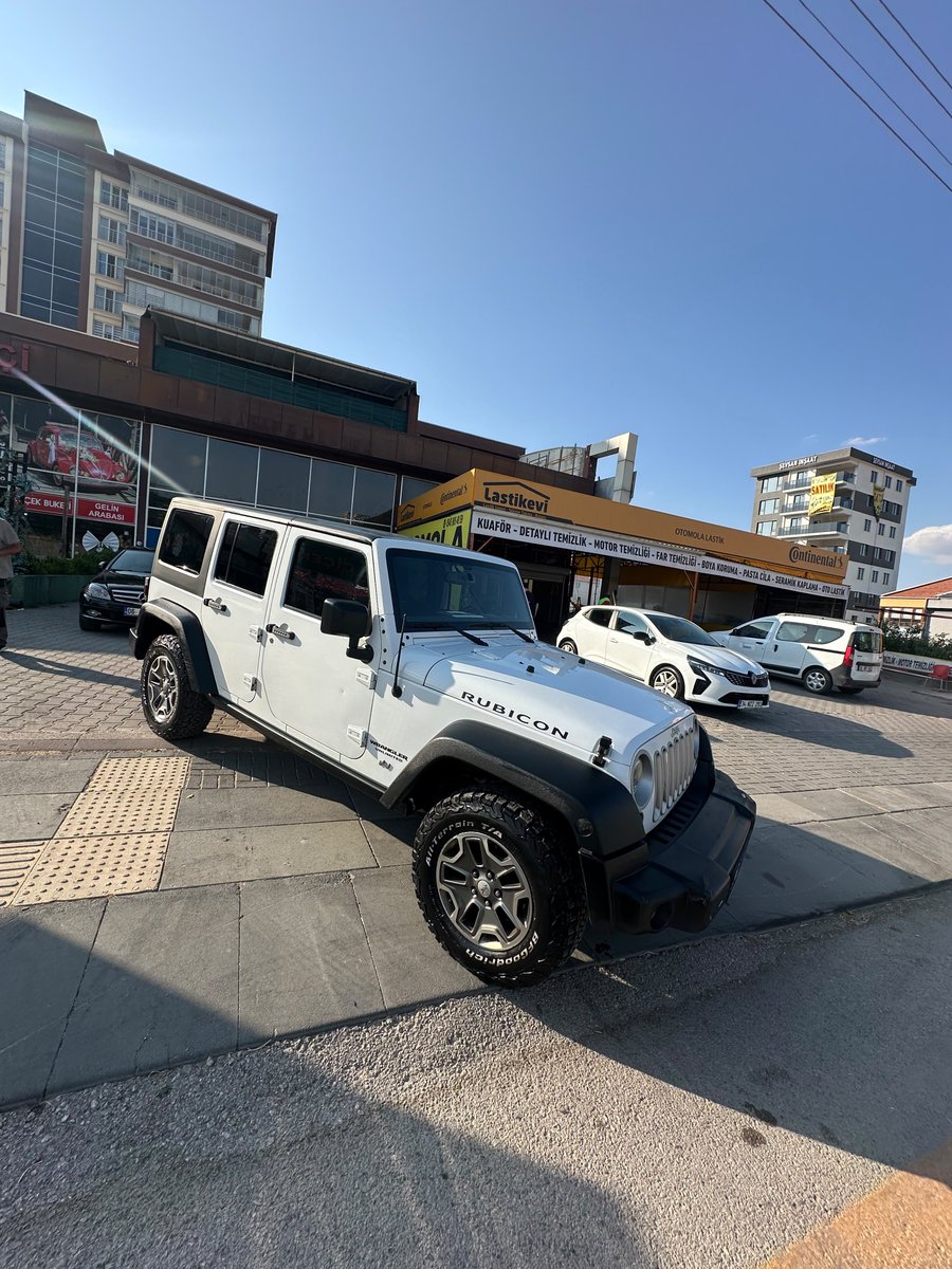 emrullah_isa's tweet photo. İlgilenen ulaşabilir. 
2014 model. 
Hata boya yok. 
#rubicon #jeep #jeepwrangler https://t.co/sVWmgk0cBD