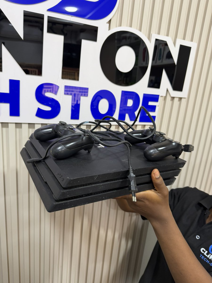 clintontechstor's tweet photo. PS4 pro available as seen 

N230,000

Send us a WhatsApp message to purchase or contact us on WhatsApp: 08145420926 or call: 08068868691

Address: FA62 NEW BANEX, Wuse 2 #gadgets #phones #iphones #accessories #clintontechstore #banex #banexplaza https://t.co/PCsr7SB2h9