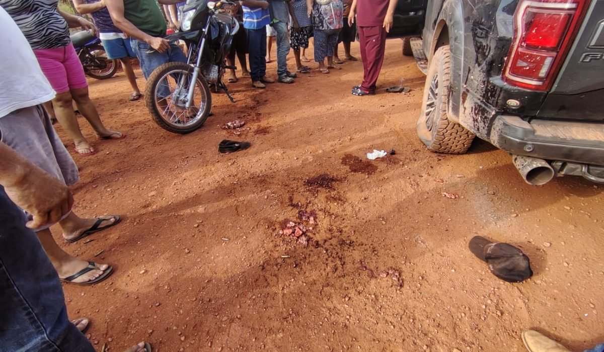 eldiabolivia's tweet photo. Policía despliega operativo por tierra y aire para recuperar el cuerpo del subteniente asesinado en San Matías
https://t.co/lIkCJV6vVW
#Subteniente #YersonSalazarAliendres #SanMatías
#ElDíaBolivia https://t.co/QeLpBCSH7K