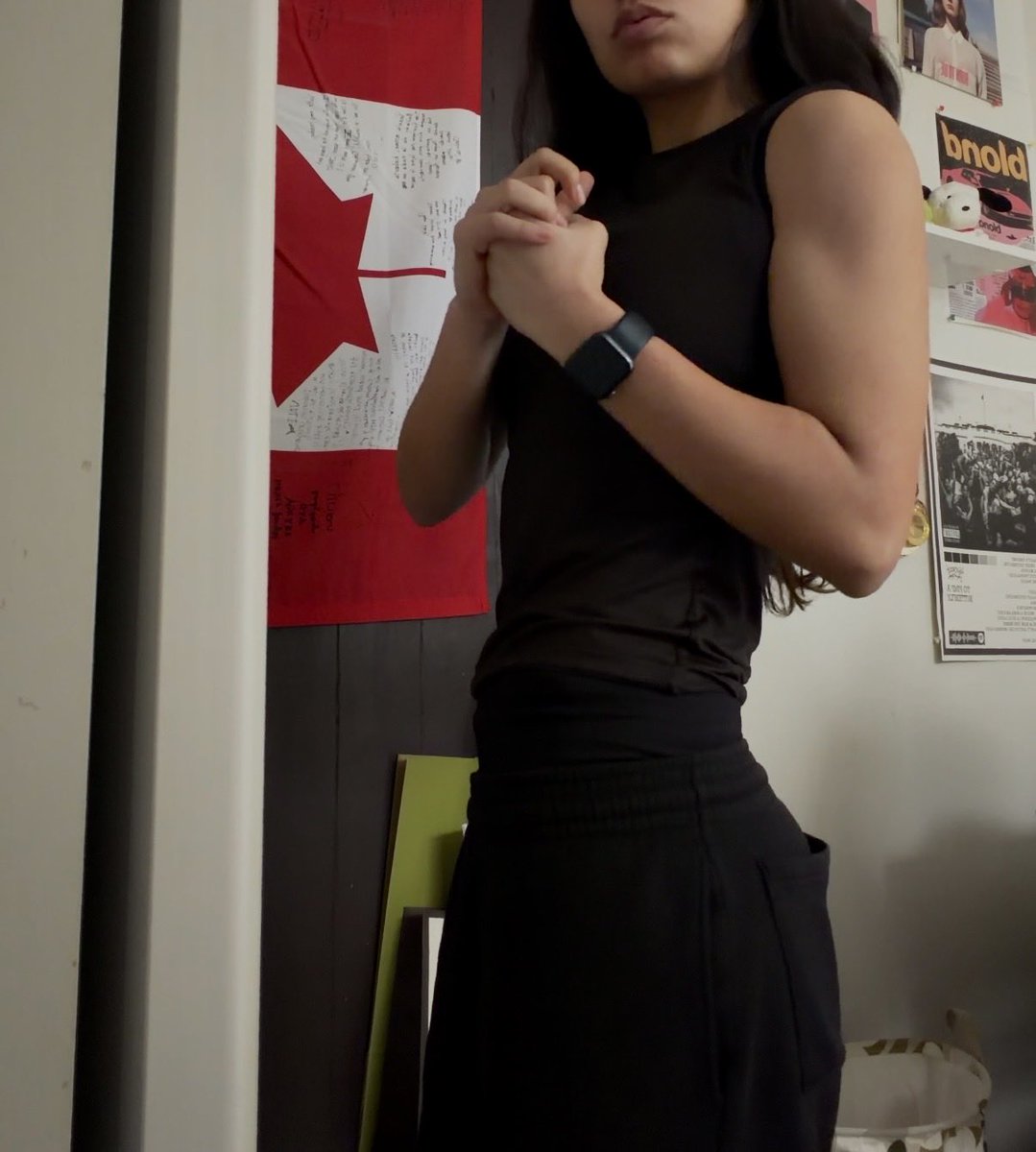 decodevalent's tweet photo. making sum progress #biceps #butchfemme #lesbian https://t.co/6Ne9Ex3rGW