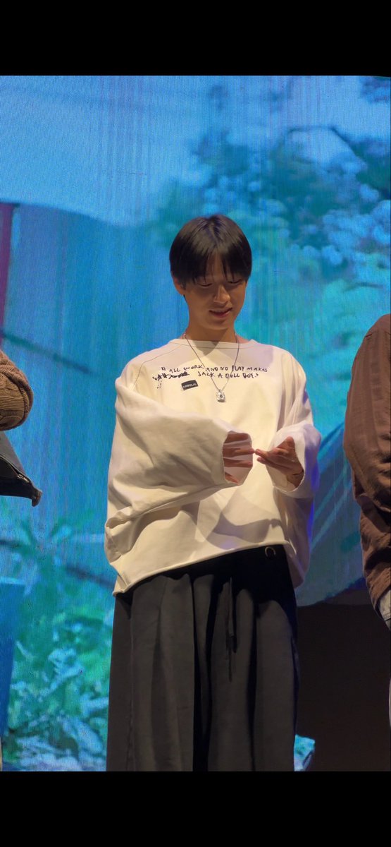 iwannaceeu's tweet photo. ภาพรวมวันนี้ค่อนข้างอ้วม กมหนุเล่นคนเดียว https://t.co/FIcHVjEWrG