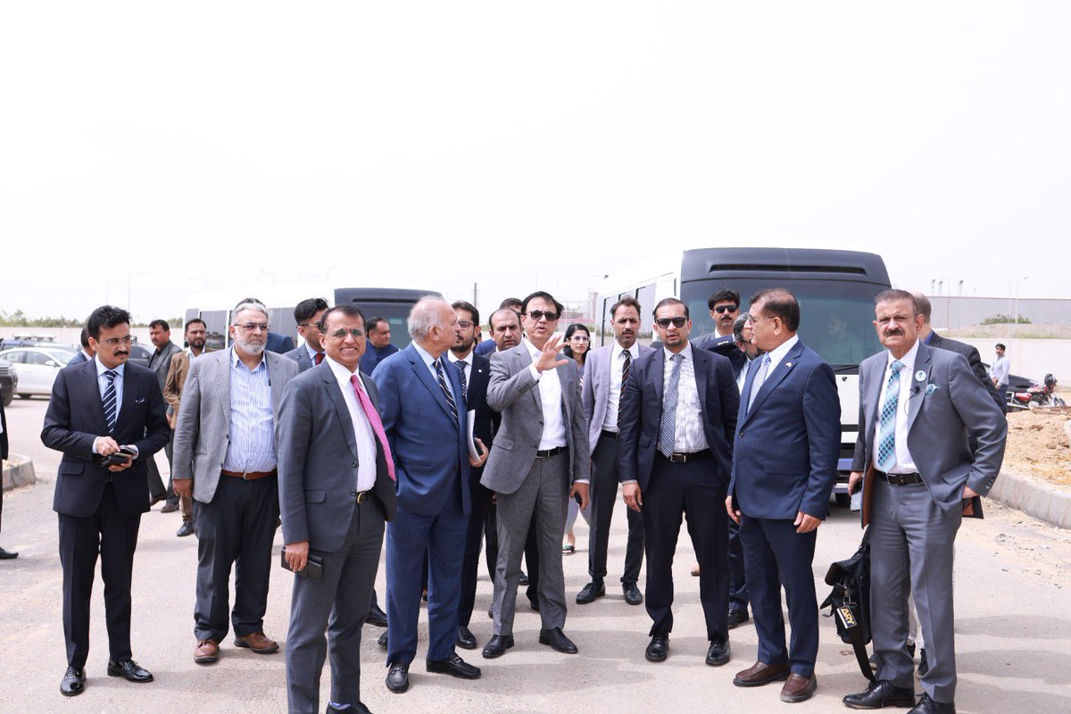 sifcpakistan's tweet photo. US Business Delegation in Pakistan | Exploring Investment Opportunities in Karachi 

Facilitated by SIFC, the US Business Delegation received a briefing from the CEO PIDC before undertaking a site visit to the BQIP and Karachi Industrial Park (KIP), gaining firsthand insight into Karachi's industrial infrastructure, manufacturing capabilities, and future expansion plans.

The visit also featured discussions on export-oriented industries, investment incentives, and opportunities for collaboration in industrial development, underscoring Pakistan's growing potential as a competitive destination for global investment.