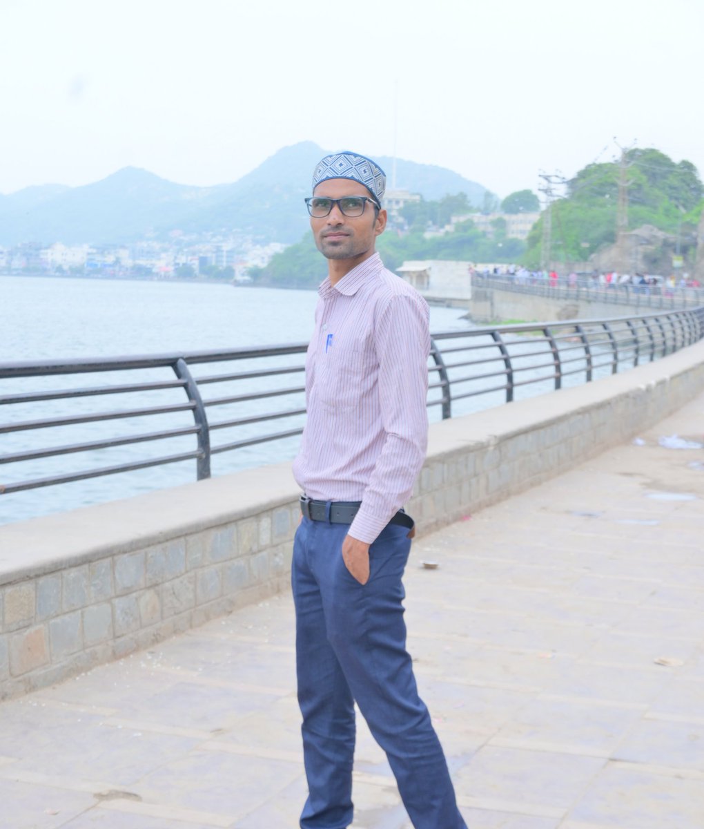 AshifJilani's tweet photo. India ko dekhna sirf travel nahi, ek naya tajurba hai. 🇮🇳
Har shehar ek kahani, har raasta ek yaad, aur har safar zindagi ka naya sabak de jaata hai.
Travel more, worry less, memories forever. ✨

#IndiaTravel #TravelLife #IncredibleIndia #ExploreIndia #TravelDiaries https://t.co/i2GnGjPzcS