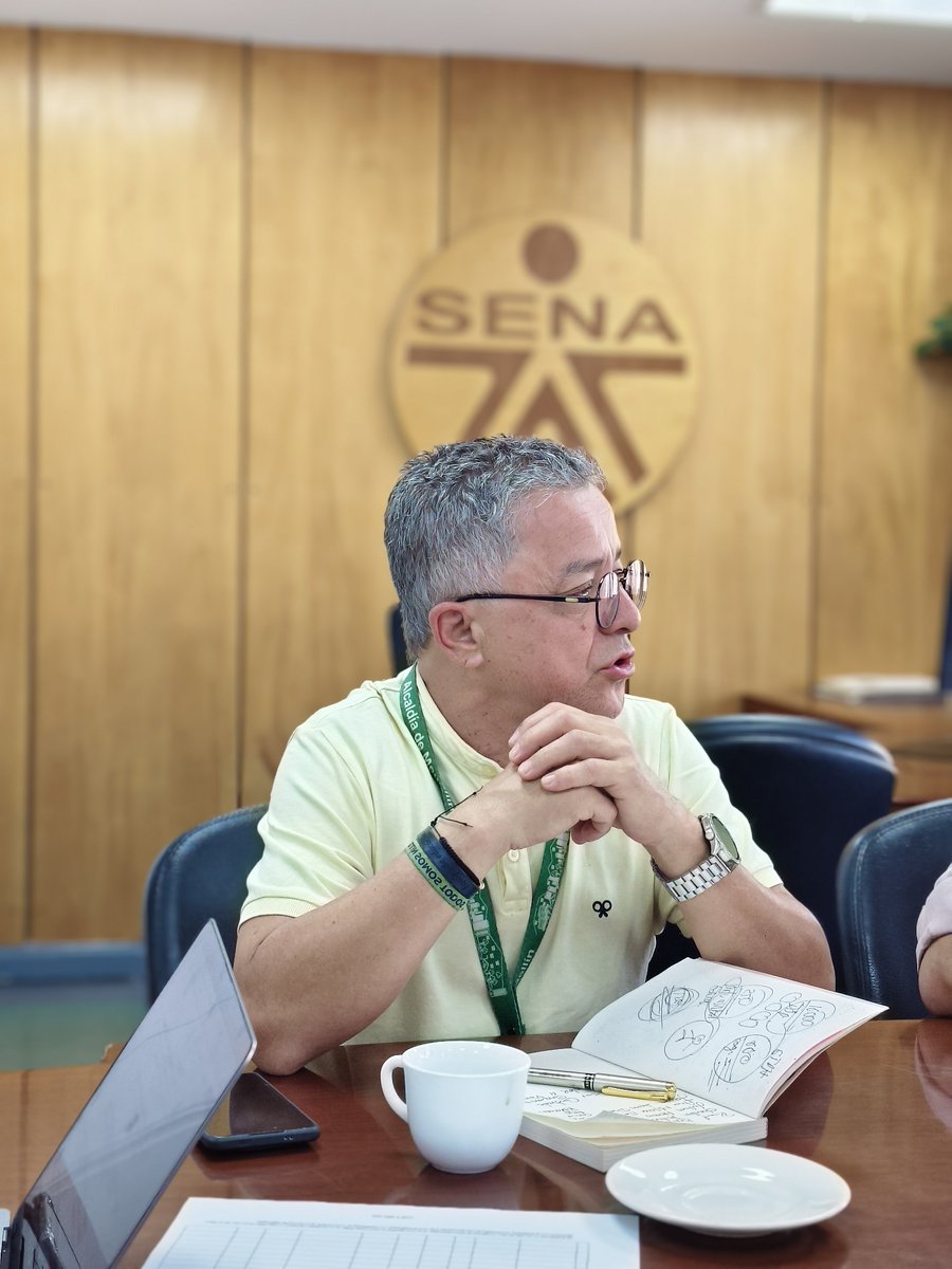 SENA_Antioquia's tweet photo. 🤝📚El Director (e) Regional del SENA Raúl Olarte, sostuvo un encuentro con la Secretaría de Educación del Distrito de Ciencia, Tecnología e Innovación de Medellín 🏙️, con el fin de extender el convenio de articulación con la educación media de los colegios de la ciudad. 💚 https://t.co/cG2tUvPm0d