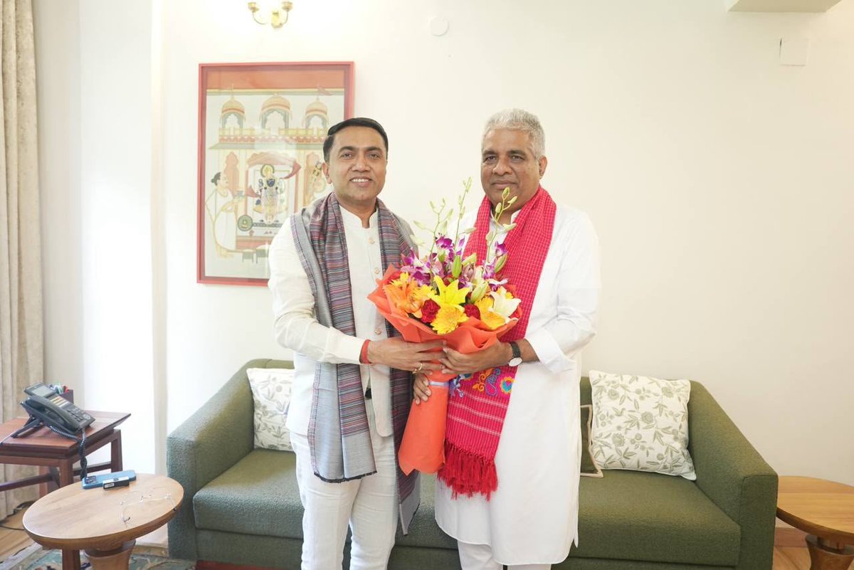 DrPramodPSawant's tweet photo. 📍 New Delhi

Met Hon’ble Union Cabinet Minister for Environment, Forest and Climate Change, Shri @byadavbjp ji for a fruitful discussion on a sustainable, well-regulated framework for sand extraction in Goa, and various other issues.

Grateful for his guidance in advancing Goa’s balanced development.