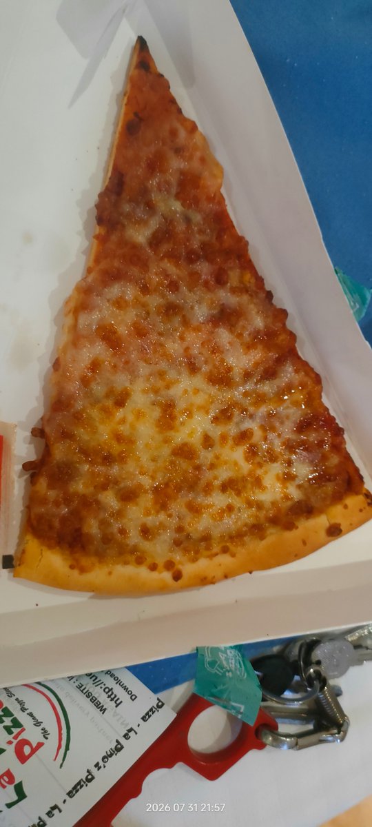 _The1UDontKnow_'s tweet photo. Order Pizza from @LaPinozPizzaInd , Hyderabad through Zomato
Very shit quality and greasy whole money wasted. Is this the quality now or u don't care about quality anymore never ordering again. https://t.co/4RGQcpBxBu