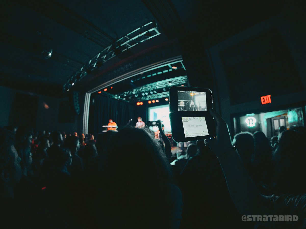 stratabird_'s tweet photo. Thread of more @redvoxband photos from Cleveland! Getting to shoot photos for my favorite band was nuts.
🎸🖤❤ https://t.co/b9byZNjp3j