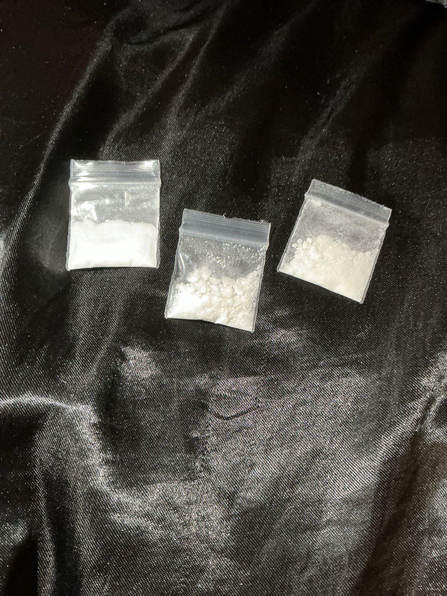 RuthLewis168271's tweet photo. Time to rip bag and goon, 25 M hit my lineeeee #drugtwt #coketwt #meth https://t.co/oF0AaxZr1t