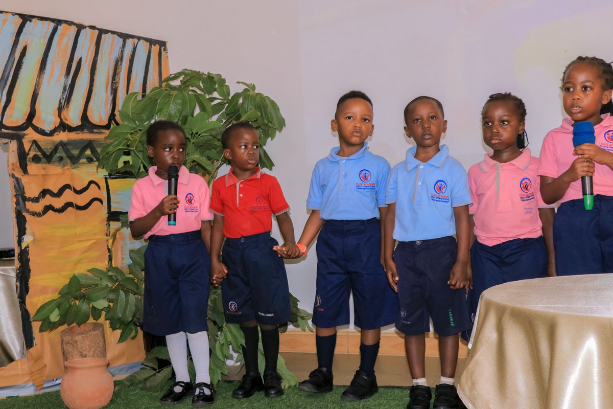 LIGHTPRINURSERY's tweet photo. 📚Top Class Reading Day 📖
Today our Top Class learners proudly showcased their reading skills, confidence, and love for books. Every page they read is a step toward a brighter future. Keep reading, keep growing! 🌟 #fyp #lightacademy #ReadingTime https://t.co/sCk57IlI6w
