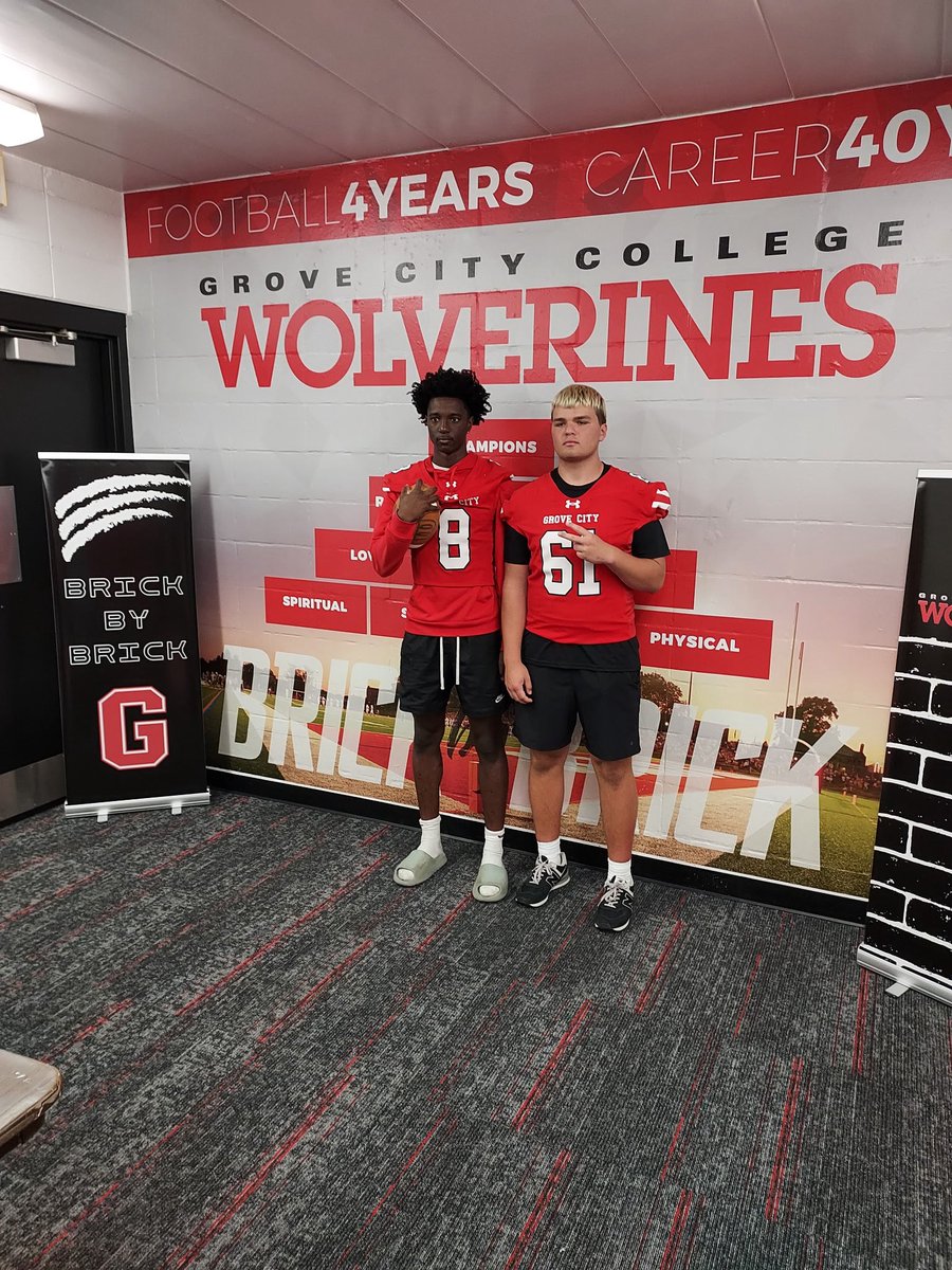 ColeStephen41's tweet photo. Had a great summer visit at Grove City with my teammate @LipkinsTy. Thank you Coach Vogt and Coach DiDonato for the amazing hospitality! Can’t wait to come back out for a game day!
@CoachDanVogt 
@CoachDiDonato 
@CoachBBrest 
@Nwest_TD_Club https://t.co/MHTgPEDLTN