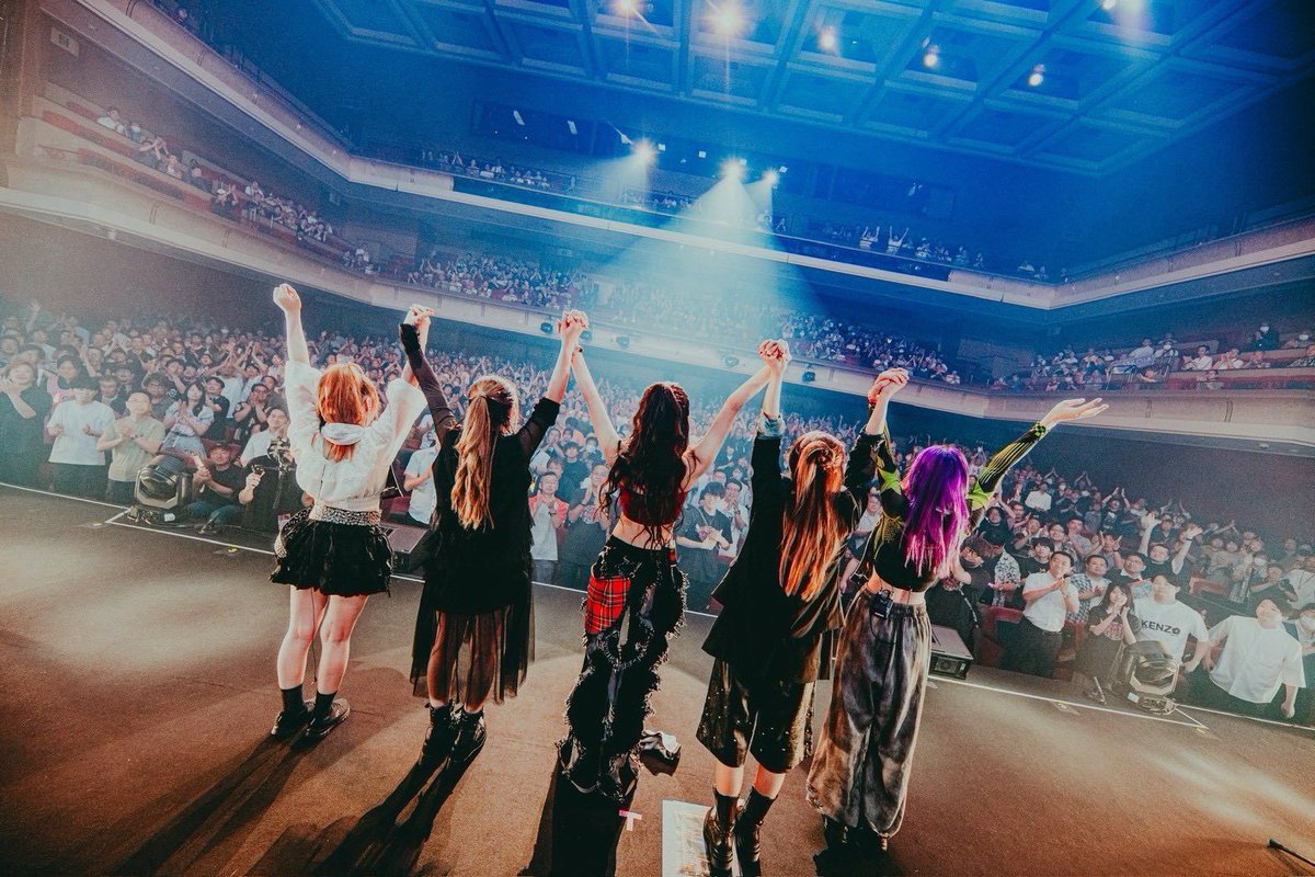 Stranger_Mako's tweet photo. Heavy Kawaii Fes Day1
KOIAI、バンドの一体感が更に増して楽しいライブ🤟
Li-sa-X＆葉月さんのギター、佐藤奏さんのドラムに圧倒され、ユニパクさんの存在感とハマり具合も素晴らしい🤟
何よりミレイさんのパフォーマンス、見るたびにレベルが上がっている⤴️
#KOIAI
#ヘビカワフェス https://t.co/mjZUFfwmNN